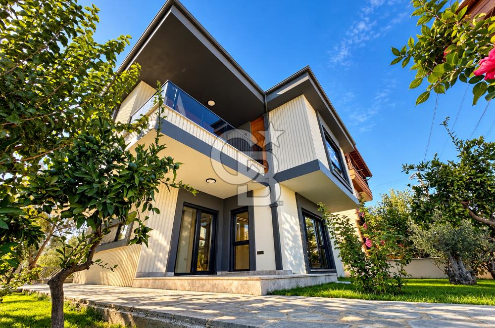KÜÇÜKKUYU MIHLIDA DENİZE 200 METRE 206 M² 4+1 MÜSTAKİL VİLLA