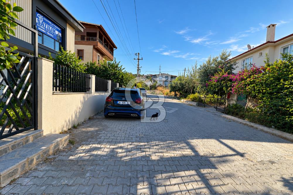 KÜÇÜKKUYU MIHLIDA DENİZE 200 METRE 206 M² 4+1 MÜSTAKİL VİLLA