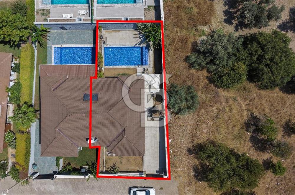 ÇEŞME MUSALLADA ÖNÜ AÇIK | 180 M² NET | GENİŞ HAVUZLU VİLLA