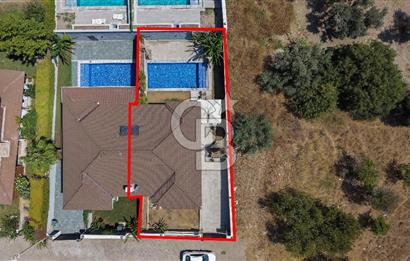 ÇEŞME MUSALLADA ÖNÜ AÇIK | 180 M² NET | GENİŞ HAVUZLU VİLLA