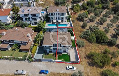 ÇEŞME MUSALLADA ÖNÜ AÇIK | 180 M² NET | GENİŞ HAVUZLU VİLLA