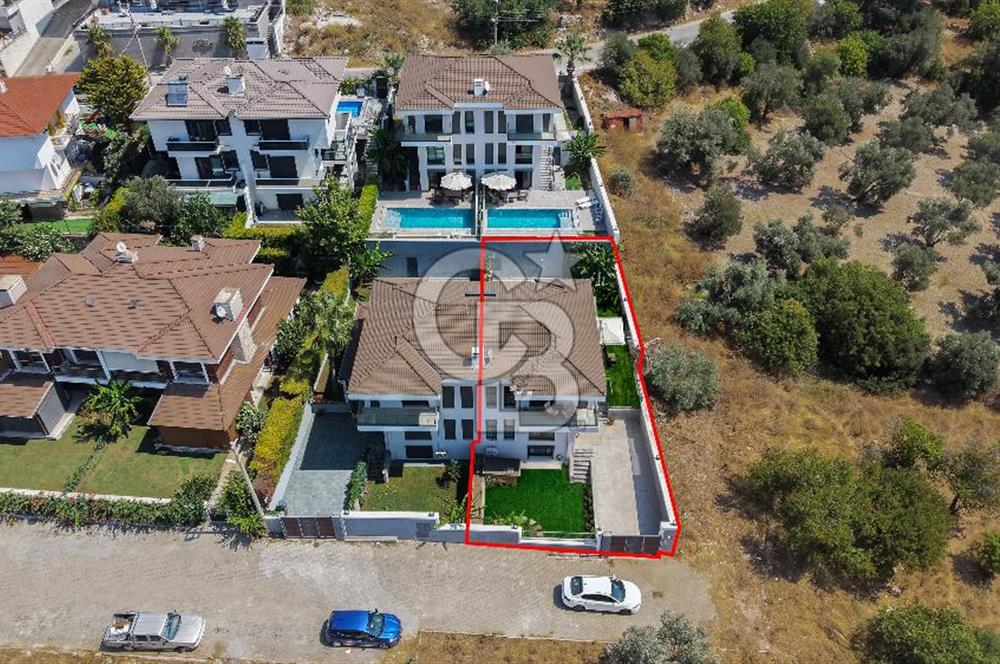 ÇEŞME MUSALLADA ÖNÜ AÇIK | 180 M² NET | GENİŞ HAVUZLU VİLLA