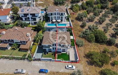ÇEŞME MUSALLADA ÖNÜ AÇIK | 180 M² NET | GENİŞ HAVUZLU VİLLA