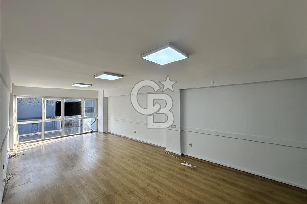 SÖĞÜTLÜÇEŞME CAD. ÜZERİNDE ÇİFT CEPHELİ KİRALIK OFİS KATI