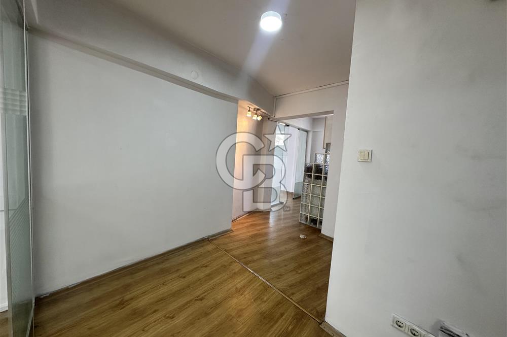 SÖĞÜTLÜÇEŞME CAD. ÜZERİNDE ÇİFT CEPHELİ KİRALIK OFİS KATI