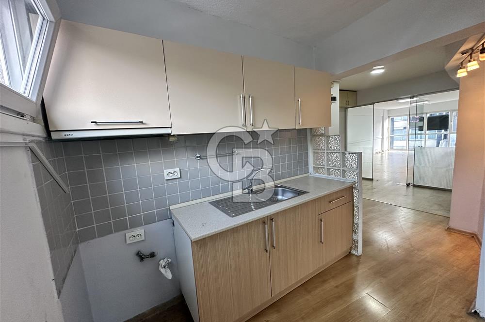 SÖĞÜTLÜÇEŞME CAD. ÜZERİNDE ÇİFT CEPHELİ KİRALIK OFİS KATI
