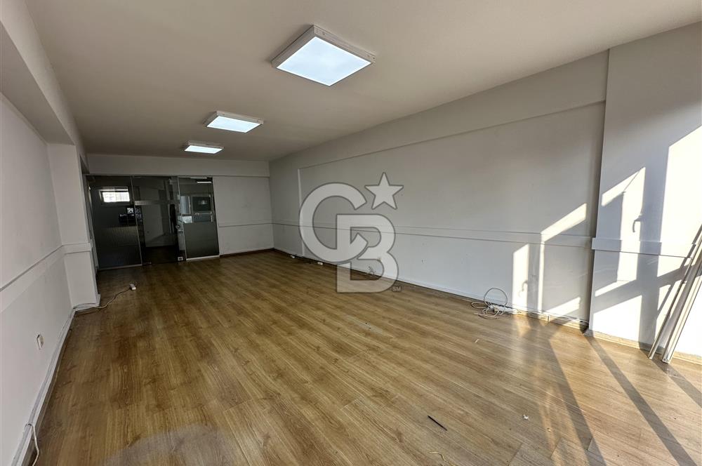 SÖĞÜTLÜÇEŞME CAD. ÜZERİNDE ÇİFT CEPHELİ KİRALIK OFİS KATI