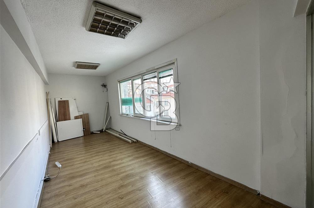 SÖĞÜTLÜÇEŞME CAD. ÜZERİNDE ÇİFT CEPHELİ KİRALIK OFİS KATI