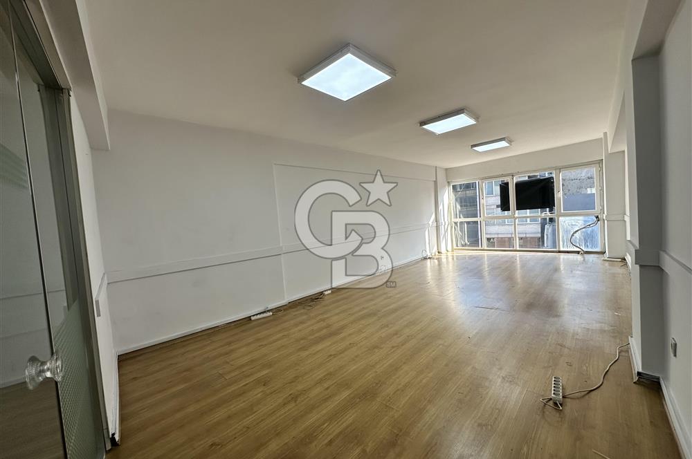 SÖĞÜTLÜÇEŞME CAD. ÜZERİNDE ÇİFT CEPHELİ KİRALIK OFİS KATI