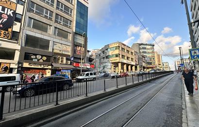 SÖĞÜTLÜÇEŞME CAD. ÜZERİNDE ÇİFT CEPHELİ KİRALIK OFİS KATI