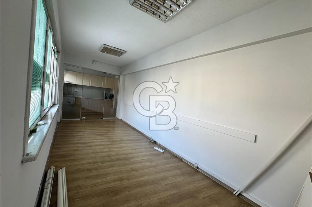 SÖĞÜTLÜÇEŞME CAD. ÜZERİNDE ÇİFT CEPHELİ KİRALIK OFİS KATI
