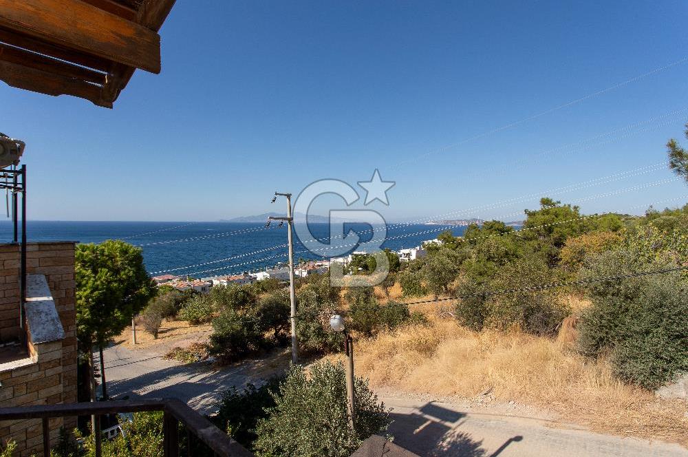 Yenifoça Marinaya Yürüme Mesafesinde Satılık 3+1 Villa