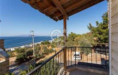 Yenifoça Marinaya Yürüme Mesafesinde Satılık 3+1 Villa