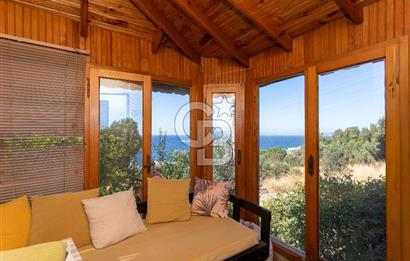 Yenifoça Marinaya Yürüme Mesafesinde Satılık 3+1 Villa
