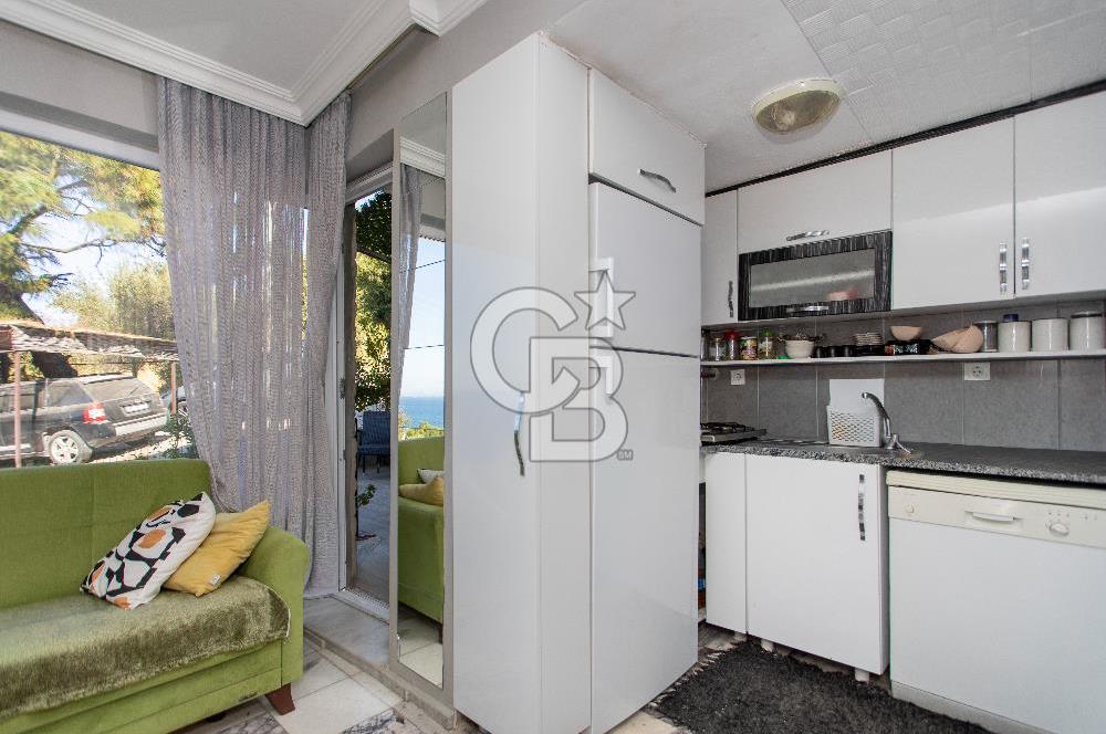 Yenifoça Marinaya Yürüme Mesafesinde Satılık 3+1 Villa