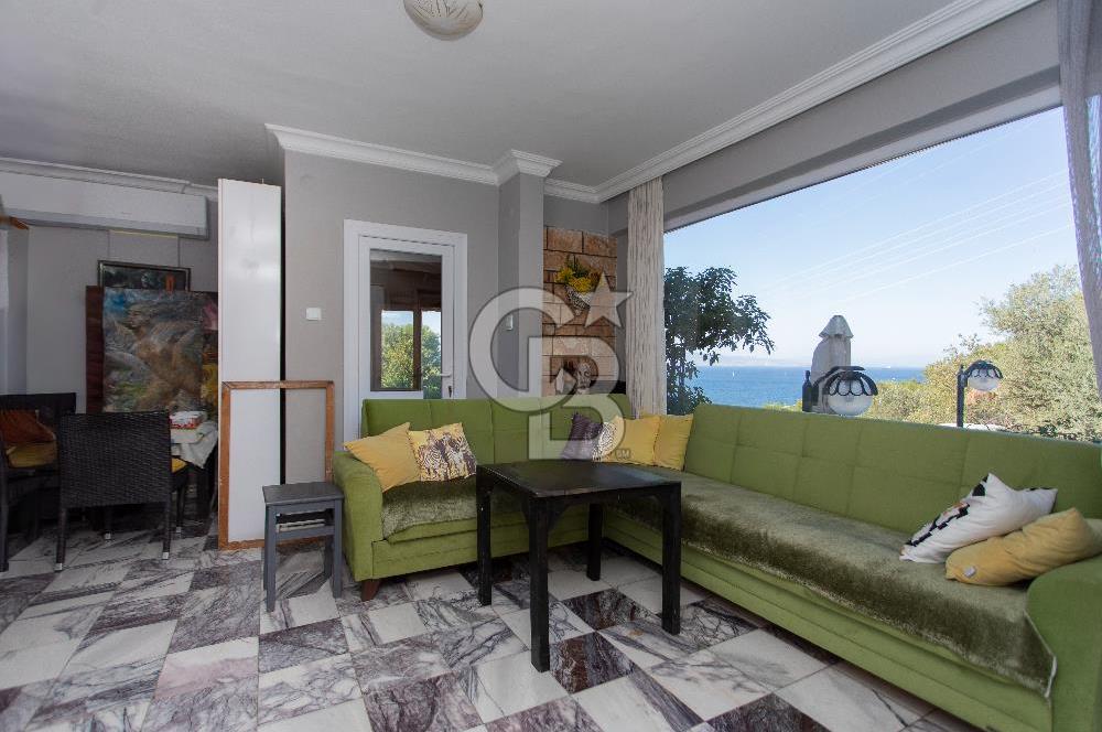 Yenifoça Marinaya Yürüme Mesafesinde Satılık 3+1 Villa