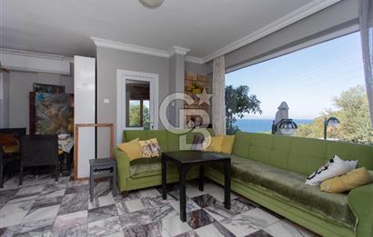 Yenifoça Marinaya Yürüme Mesafesinde Satılık 3+1 Villa