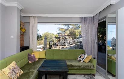 Yenifoça Marinaya Yürüme Mesafesinde Satılık 3+1 Villa