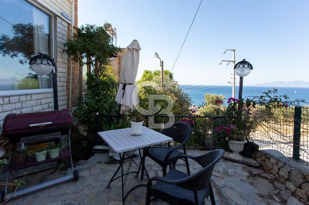 Yenifoça Marinaya Yürüme Mesafesinde Satılık 3+1 Villa