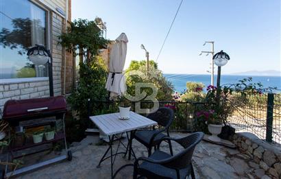 Yenifoça Marinaya Yürüme Mesafesinde Satılık 3+1 Villa