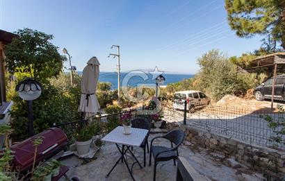 Yenifoça Marinaya Yürüme Mesafesinde Satılık 3+1 Villa
