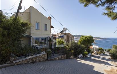 Yenifoça Marinaya Yürüme Mesafesinde Satılık 3+1 Villa