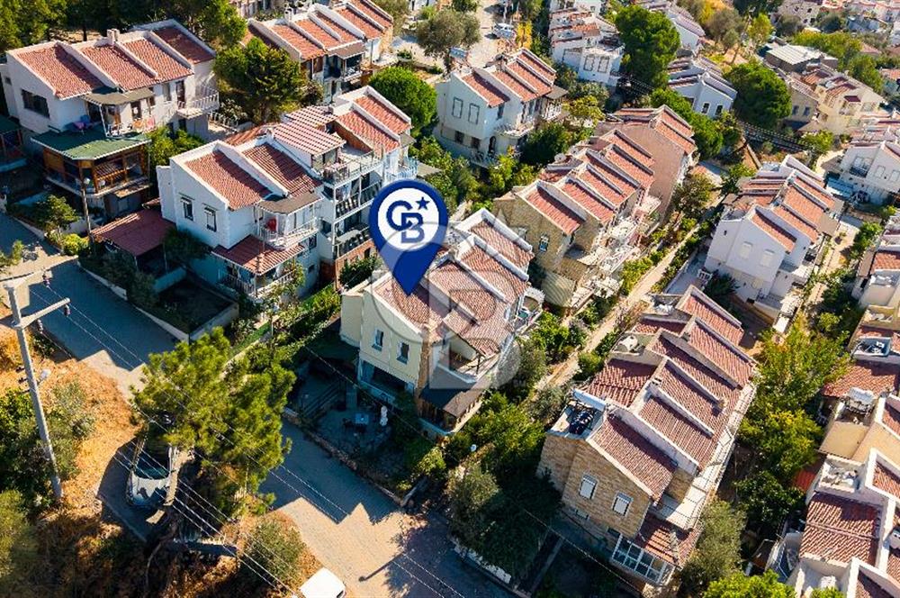 Yenifoça Marinaya Yürüme Mesafesinde Satılık 3+1 Villa