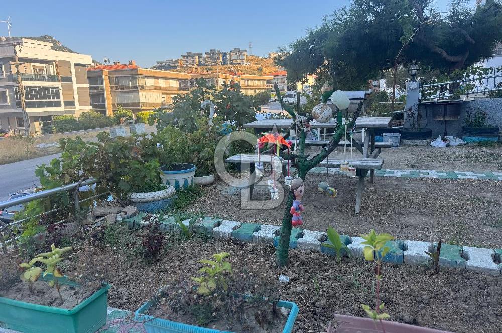 Foça Fevzi Çakmak Mahallesinde Deniz Manzaralı Kiralık 2+1