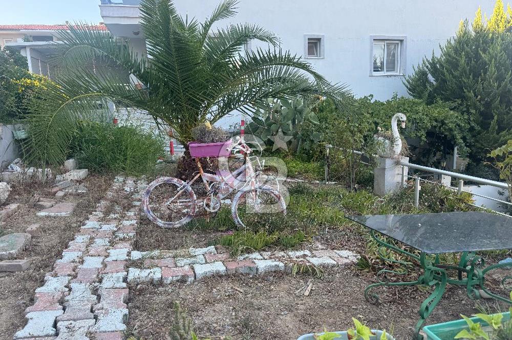 Foça Fevzi Çakmak Mahallesinde Deniz Manzaralı Kiralık 2+1