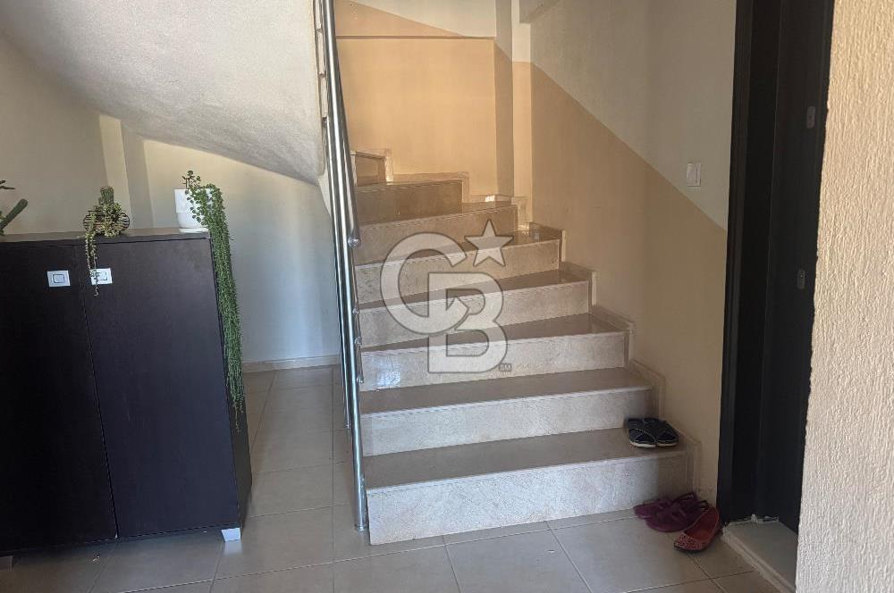 Foça Fevzi Çakmak Mahallesinde Deniz Manzaralı Kiralık 2+1