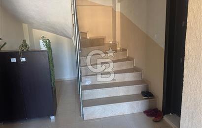 Foça Fevzi Çakmak Mahallesinde Deniz Manzaralı Kiralık 2+1
