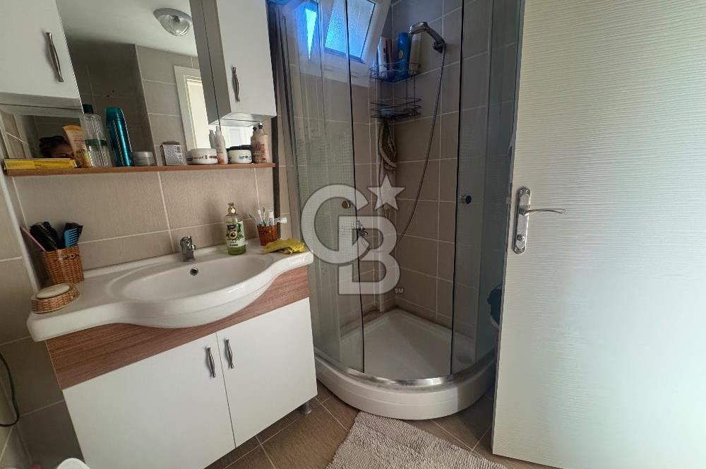 Foça Fevzi Çakmak Mahallesinde Deniz Manzaralı Kiralık 2+1