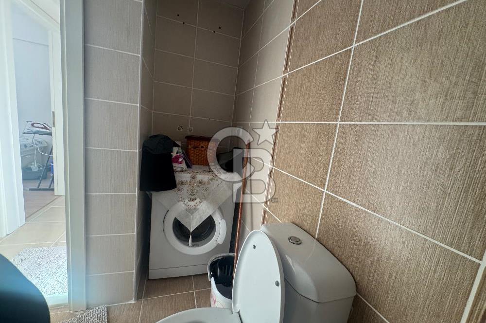 Foça Fevzi Çakmak Mahallesinde Deniz Manzaralı Kiralık 2+1