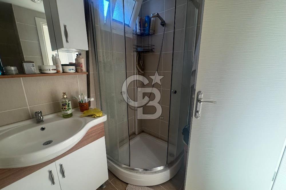 Foça Fevzi Çakmak Mahallesinde Deniz Manzaralı Kiralık 2+1
