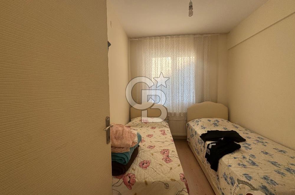 Foça Fevzi Çakmak Mahallesinde Deniz Manzaralı Kiralık 2+1