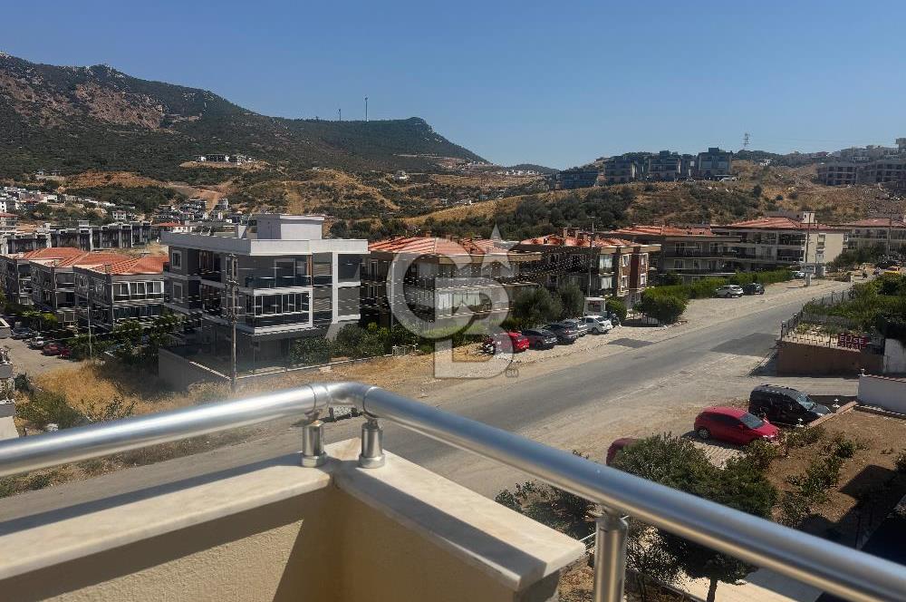 Foça Fevzi Çakmak Mahallesinde Deniz Manzaralı Kiralık 2+1