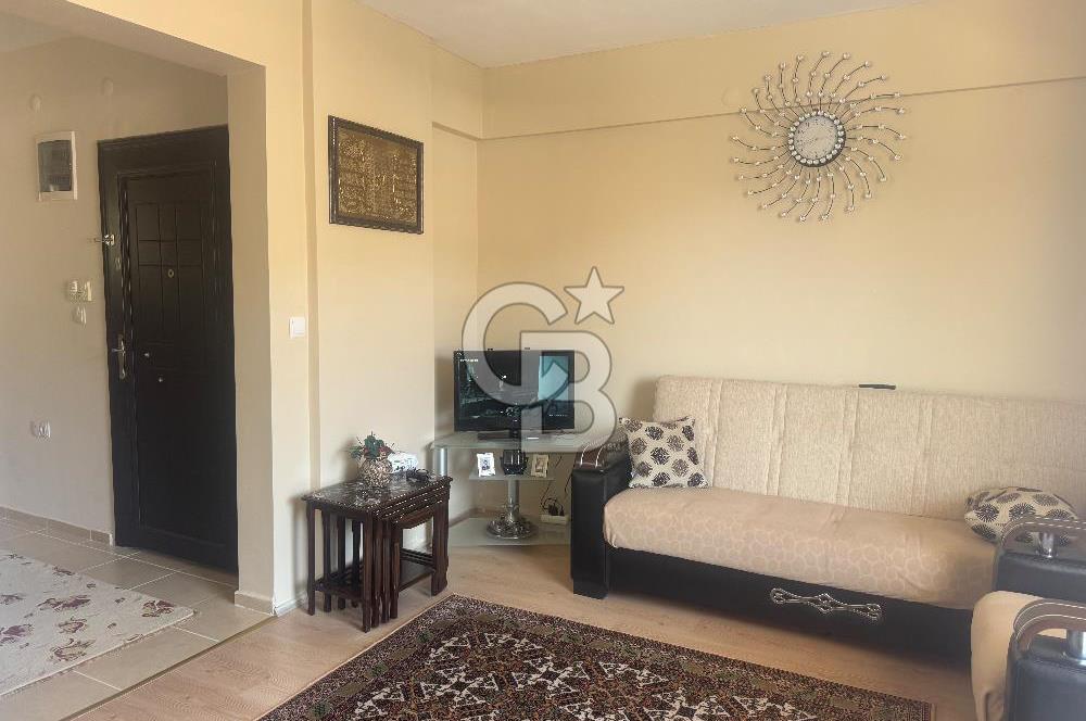 Foça Fevzi Çakmak Mahallesinde Deniz Manzaralı Kiralık 2+1