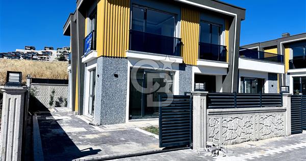 YENİMAHALLE KARACAKAYA'DA 4+1 ULTRA LÜKS VİLLA - 373193