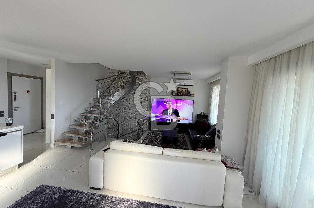 Çeşme’de Müstakil Havuzlu 4+2 Geniş Bahçeli Müstakil Villa
