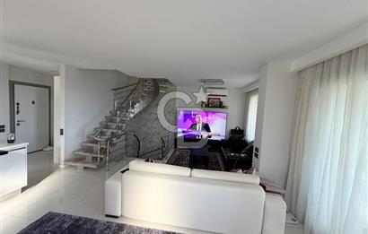 Çeşme’de Müstakil Havuzlu 4+2 Geniş Bahçeli Müstakil Villa