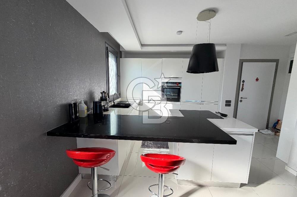 Çeşme’de Müstakil Havuzlu 4+2 Geniş Bahçeli Müstakil Villa