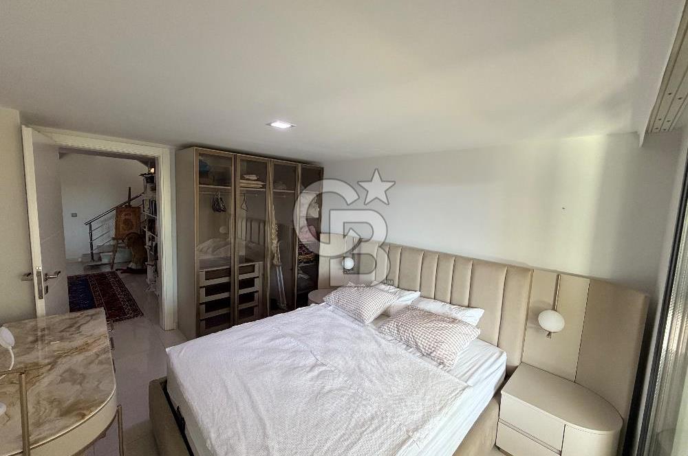 Çeşme’de Müstakil Havuzlu 4+2 Geniş Bahçeli Müstakil Villa