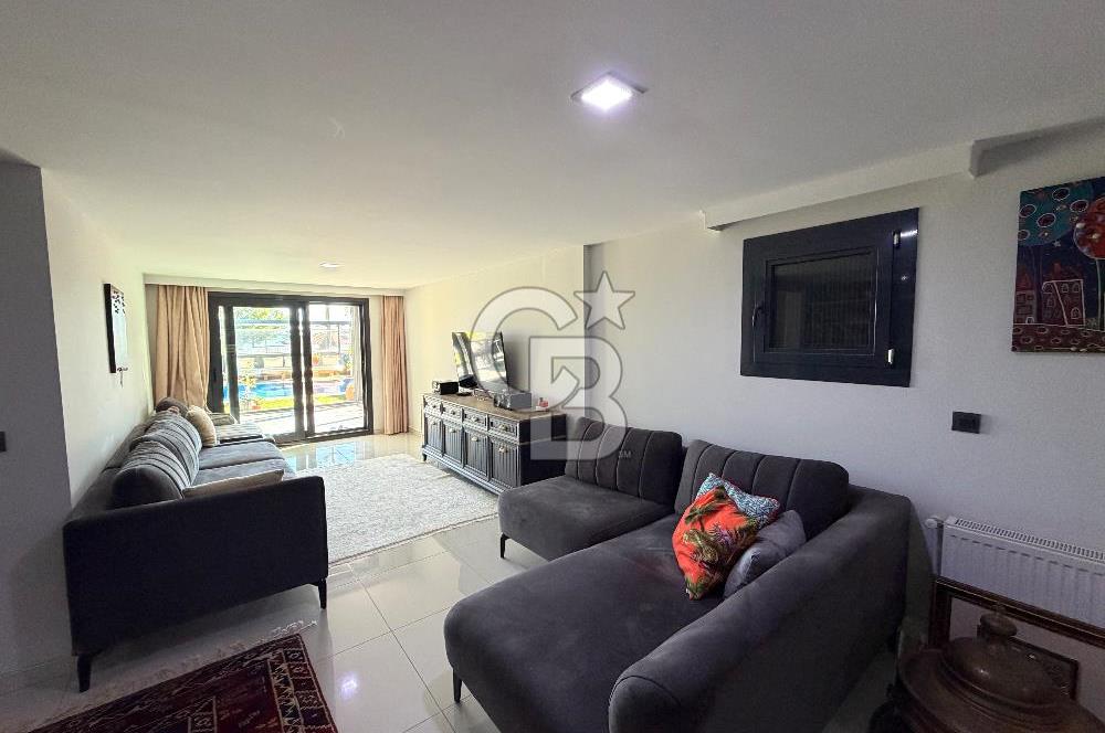 Çeşme’de Müstakil Havuzlu 4+2 Geniş Bahçeli Müstakil Villa