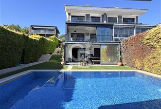 Çeşme’de Müstakil Havuzlu 4+2 Geniş Bahçeli Müstakil Villa - 10 - 373228