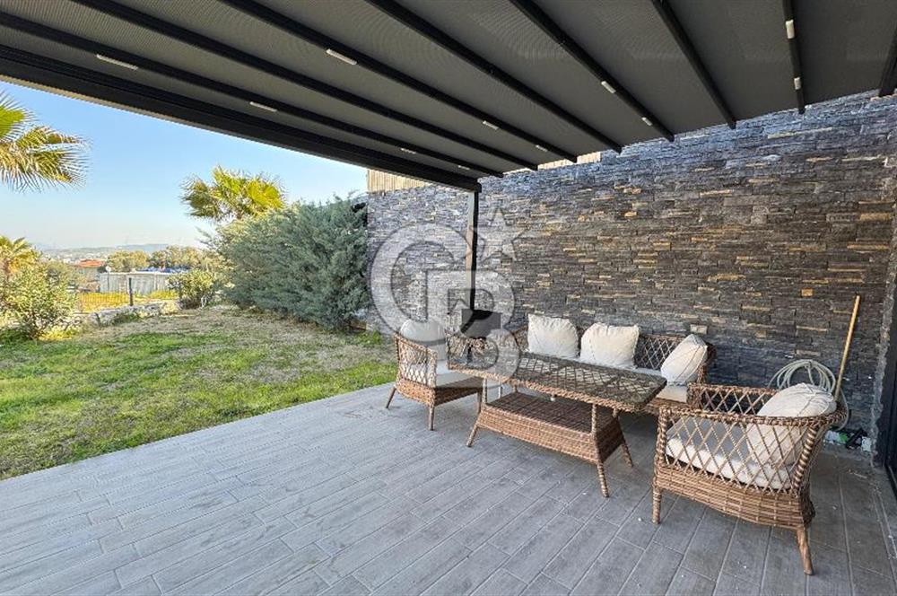Foça Kozbeyli'de Eşyalı Kiralık Villa
