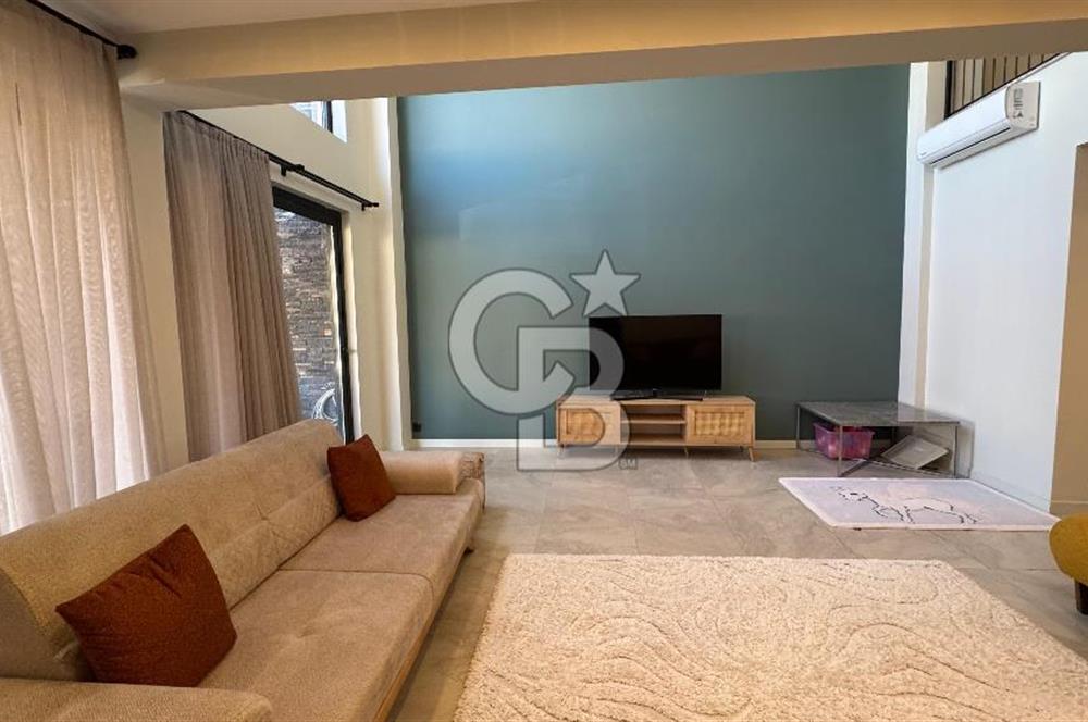 Foça Kozbeyli'de Eşyalı Kiralık Villa