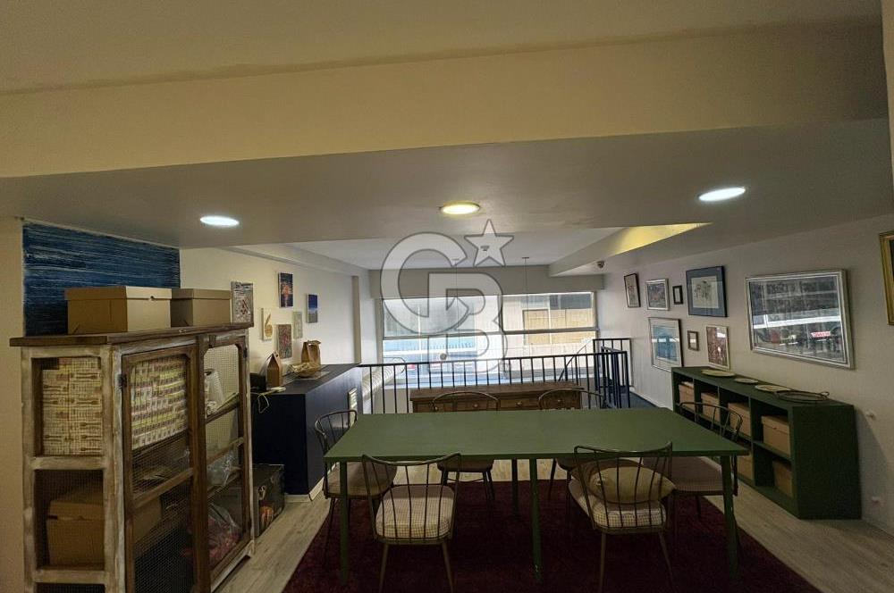 Kadıköyde Müşterisi Hazır, Çok Amaçlı Devren Kafe