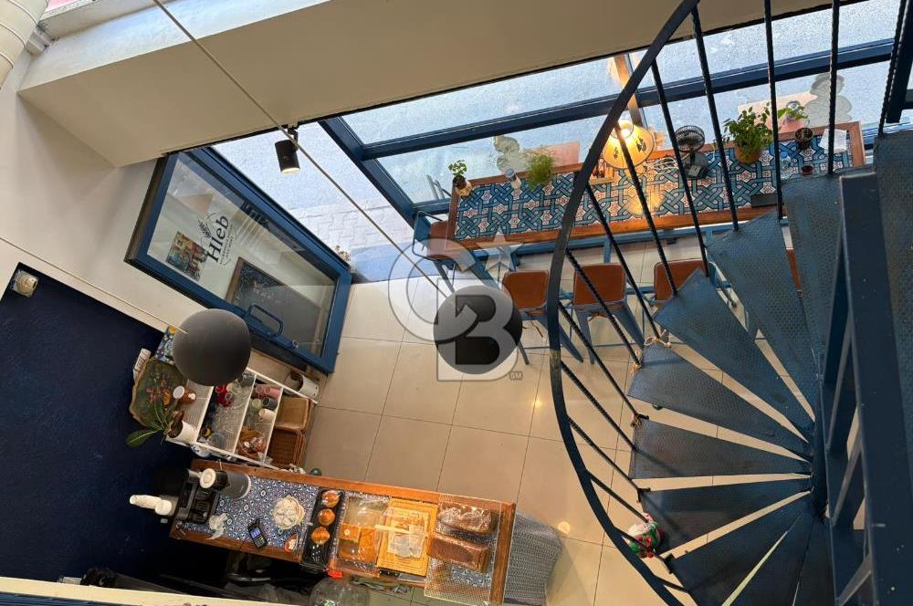 Kadıköyde Müşterisi Hazır, Çok Amaçlı Devren Kafe