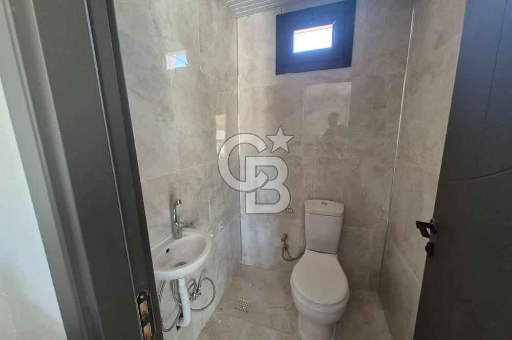 Dikili Çandarlı'da Satılık Deniz Manzaralı Havuzlu 3+1 Tripleks Villa