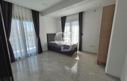 Dikili Çandarlı'da Satılık Deniz Manzaralı Havuzlu 3+1 Tripleks Villa